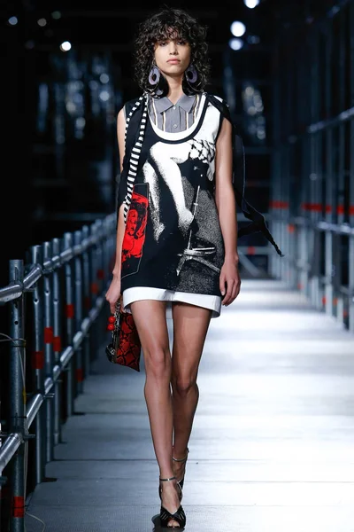 Look 1